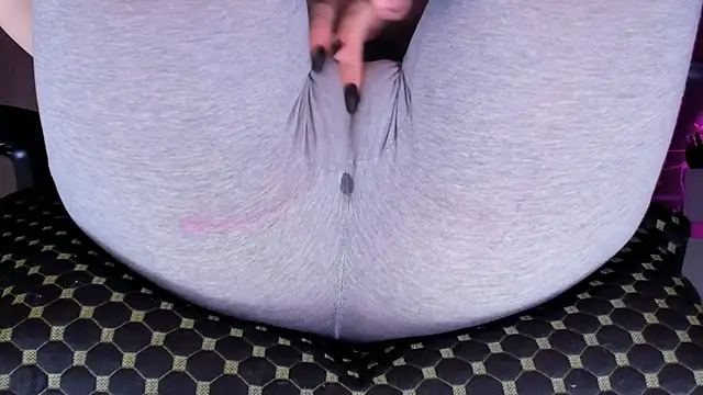 Snapshot of Cameltoe_squirt_inPants chatting on 11.07.25 Cameltoe squirt inPants online show from 11.07.25