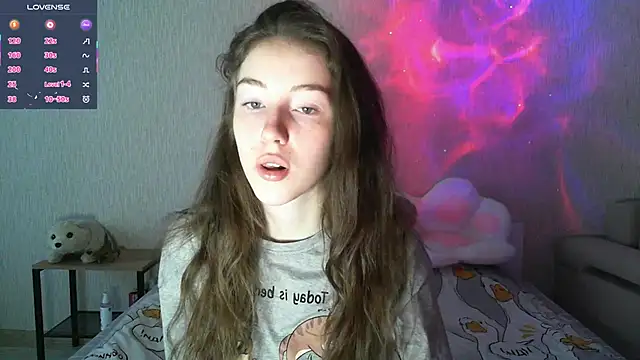 Snapshot of eskatmi chatting on 10.10.25 eskatmi online show from 10.10.25