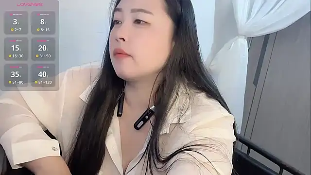 Snapshot of xchenchen chatting on 10.15.25 xchenchen online show from 10.15.25