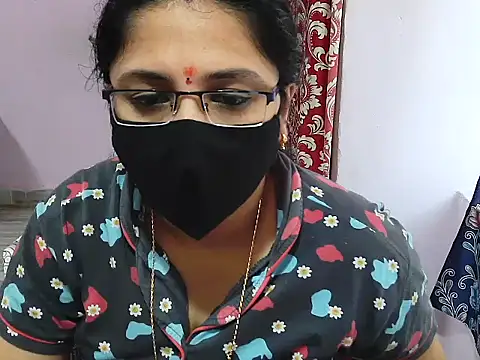 Snapshot of jannu6482 chatting on 10.22.25 jannu6482 online show from 10.22.25