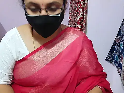Snapshot of jannu6482 chatting on 10.25.25 jannu6482 online show from 10.25.25