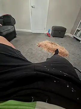 Snapshot of biversboy chatting on 09.24.25 biversboy online show from 09.24.25