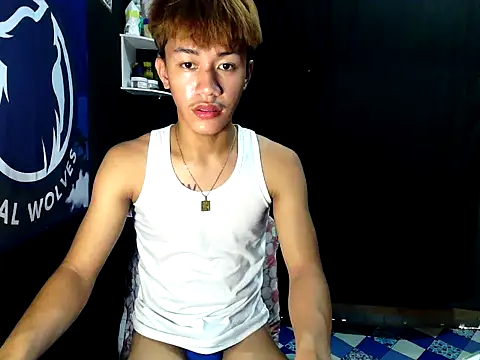 Snapshot of naughtyboyloy_0 chatting on 10.16.25 naughtyboyloy 0 online show from 10.16.25