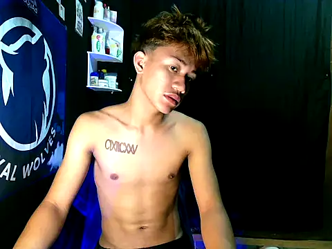 Snapshot of naughtyboyloy_0 chatting on 10.22.25 naughtyboyloy 0 online show from 10.22.25