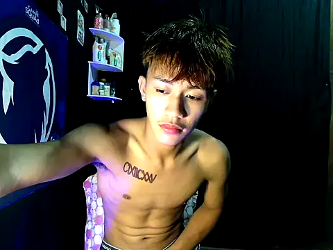 Snapshot of naughtyboyloy_0 chatting on 10.26.25 naughtyboyloy 0 online show from 10.26.25