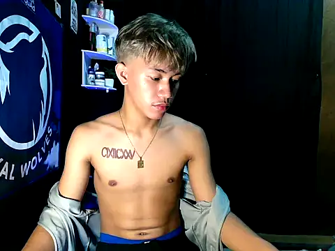 Snapshot of naughtyboyloy_0 chatting on 11.08.25 naughtyboyloy 0 online show from 11.08.25