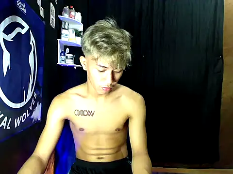 Snapshot of naughtyboyloy_0 chatting on 11.09.25 naughtyboyloy 0 online show from 11.09.25