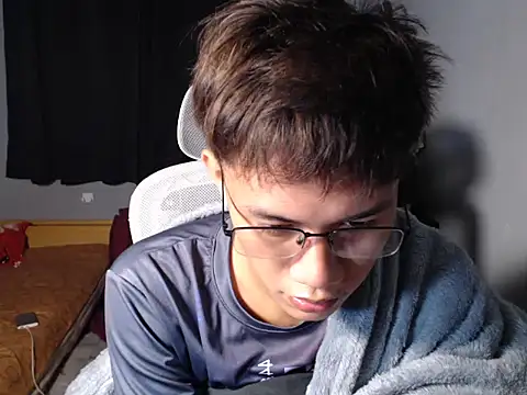 naughtyboyloy 0 online show from 02.18.26