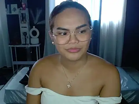 Snapshot of KylieSmith chatting on 04.08.26 KylieSmith online show from 04.08.26