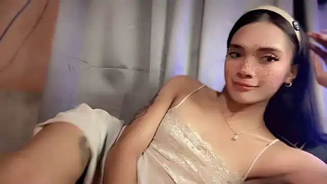 Snapshot of anastasia_cums chatting on 10.15.25 anastasia cums online show from 10.15.25