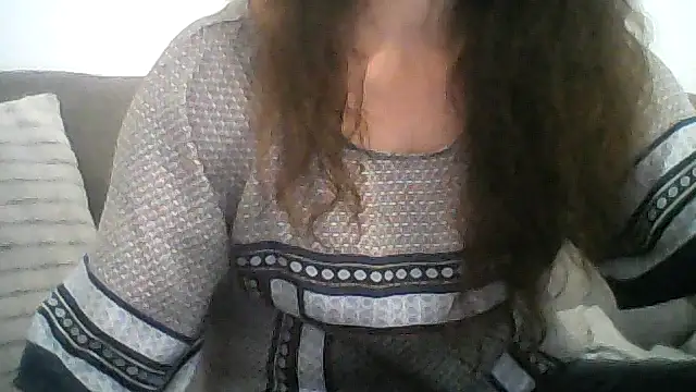 Snapshot of JIAA-WOO chatting on 09.20.25 JIAA-WOO online show from 09.20.25