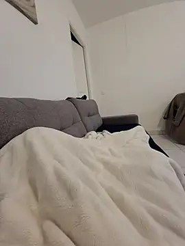 Snapshot of JIAA-WOO chatting on 11.15.25 JIAA-WOO online show from 11.15.25