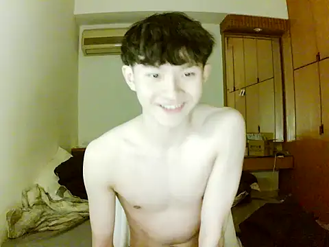 Snapshot of yolo_aboy chatting on 11.04.25 yolo aboy online show from 11.04.25