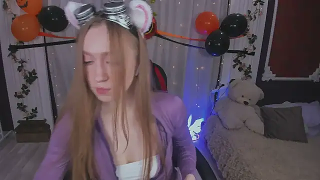 Snapshot of -Seava chatting on 11.01.25 -Seava online show from 11.01.25