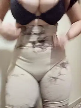 Snapshot of AsilAbid chatting on 02.13.26 AsilAbid online show from 02.13.26