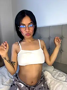 Snapshot of Melissa_coch chatting on 10.08.25 Melissa coch online show from 10.08.25