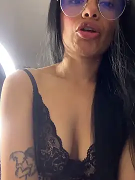 Snapshot of Melissa_coch chatting on 11.02.25 Melissa coch online show from 11.02.25