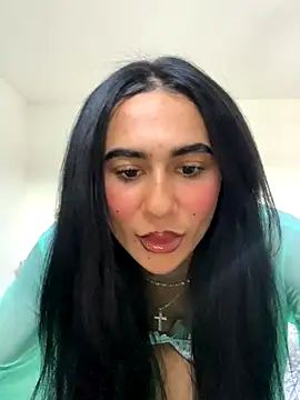 itsyourgirltee online show from 09.16.25