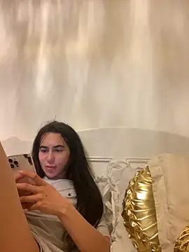 itsyourgirltee online show from 04.20.26