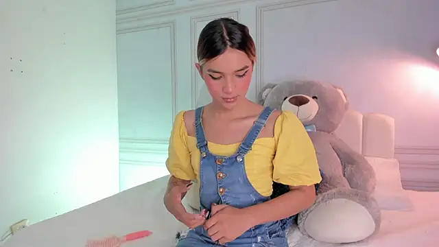 Doll Isa  online show from 10.11.25