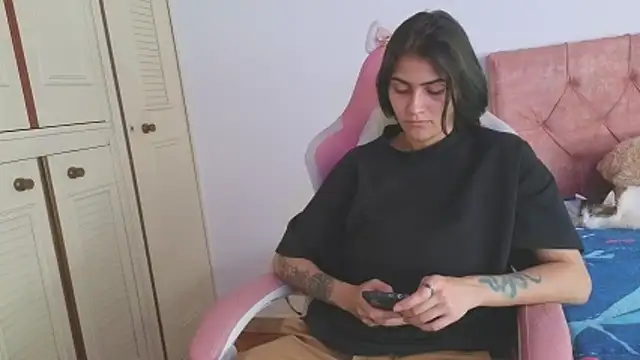 Snapshot of Crystal_Star_ chatting on 10.30.25 Crystal Star online show from 10.30.25