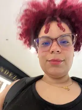 Snapshot of Enyagleam_ chatting on 10.12.25 Enyagleam online show from 10.12.25