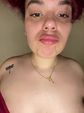 Snapshot of Enyagleam_ chatting on 10.19.25 Enyagleam online show from 10.19.25