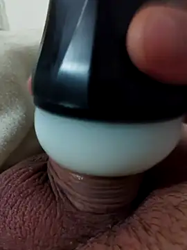 Snapshot of VarRob8902 chatting on 11.20.25 VarRob8902 online show from 11.20.25