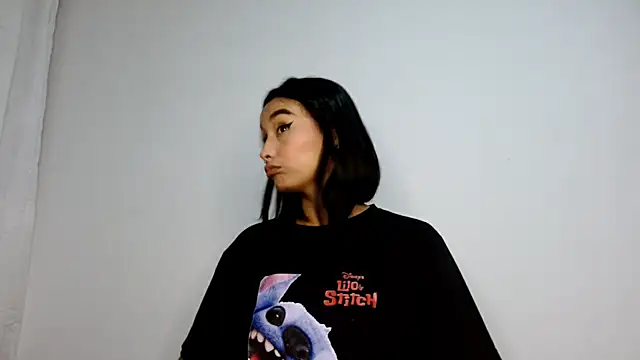 Gia Lee online show from 10.15.25