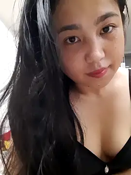 Snapshot of Minn-cute chatting on 10.02.25 Minn-cute online show from 10.02.25