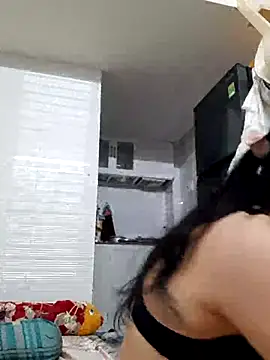 Snapshot of Minn-cute chatting on 10.03.25 Minn-cute online show from 10.03.25