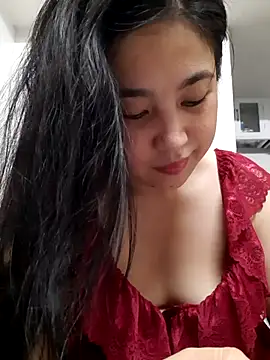 Snapshot of Minn-cute chatting on 10.29.25 Minn-cute online show from 10.29.25