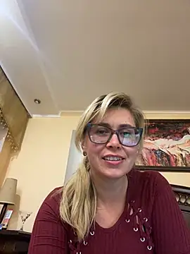 Crystal00Girl online show from 10.03.25