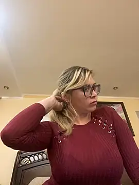 Crystal00Girl online show from 10.11.25