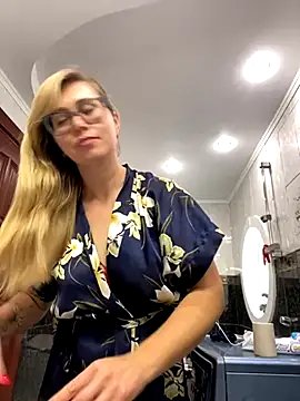 Crystal00Girl online show from 10.15.25