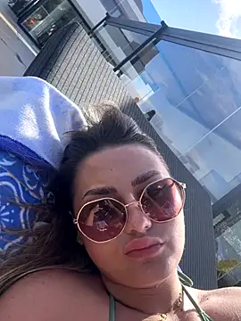 Snapshot of KayaAzur chatting on 10.03.25 KayaAzur online show from 10.03.25