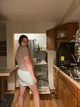 Snapshot of Mommasaurrex chatting on 10.08.25 Mommasaurrex online show from 10.08.25