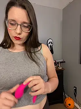 Snapshot of Mommasaurrex chatting on 10.25.25 Mommasaurrex online show from 10.25.25