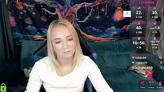 CrystalGirl99 online show from 10.27.25