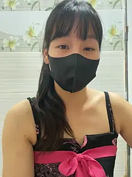 Snapshot of Meowwn chatting on 10.06.25 Meowwn online show from 10.06.25