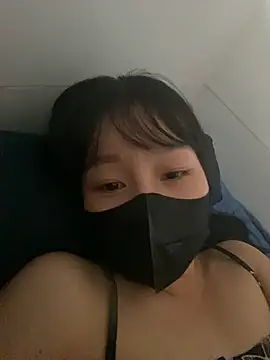 Snapshot of Meowwn chatting on 10.19.25 Meowwn online show from 10.19.25