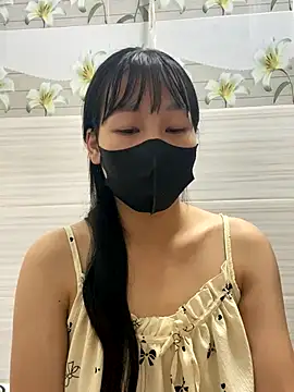 Snapshot of Meowwn chatting on 10.28.25 Meowwn online show from 10.28.25