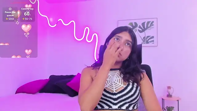 Snapshot of Cherrydollxx chatting on 10.06.25 Cherrydollxx online show from 10.06.25