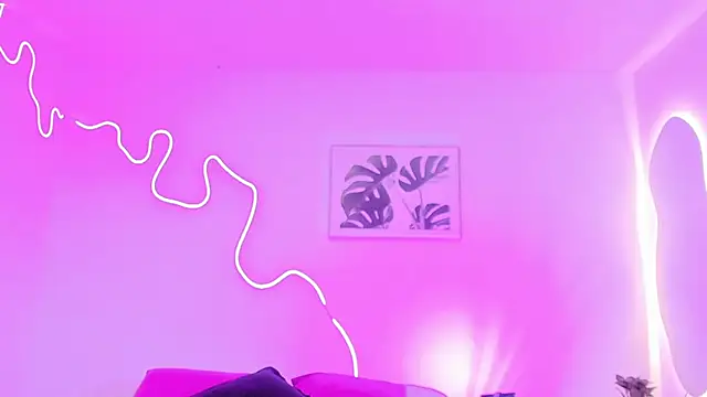 Snapshot of Cherrydollxx chatting on 11.04.25 Cherrydollxx online show from 11.04.25