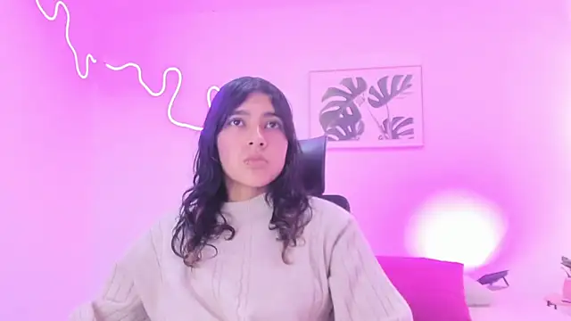 Snapshot of Cherrydollxx chatting on 11.05.25 Cherrydollxx online show from 11.05.25