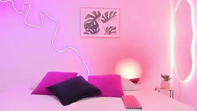 Snapshot of Cherrydollxx chatting on 11.07.25 Cherrydollxx online show from 11.07.25