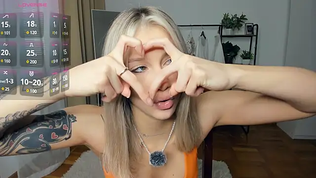 Snapshot of FaaBinaa chatting on 11.05.25 FaaBinaa online show from 11.05.25