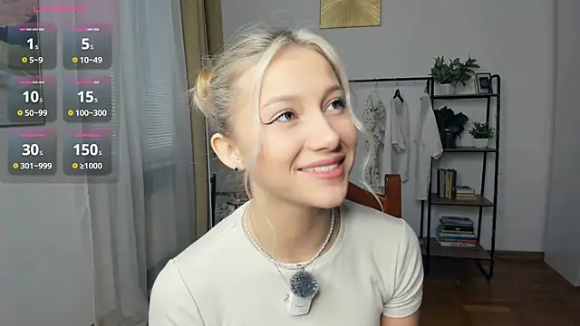 Snapshot of FaaBinaa chatting on 11.10.25 FaaBinaa online show from 11.10.25