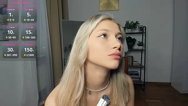 Snapshot of FaaBinaa chatting on 11.11.25 FaaBinaa online show from 11.11.25