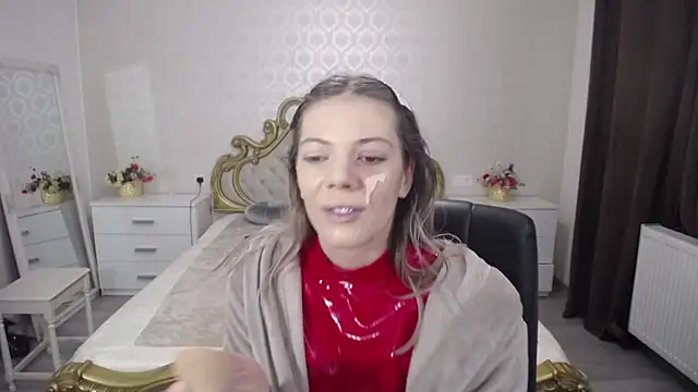 Snapshot of AmberTop chatting on 10.15.25 AmberTop online show from 10.15.25